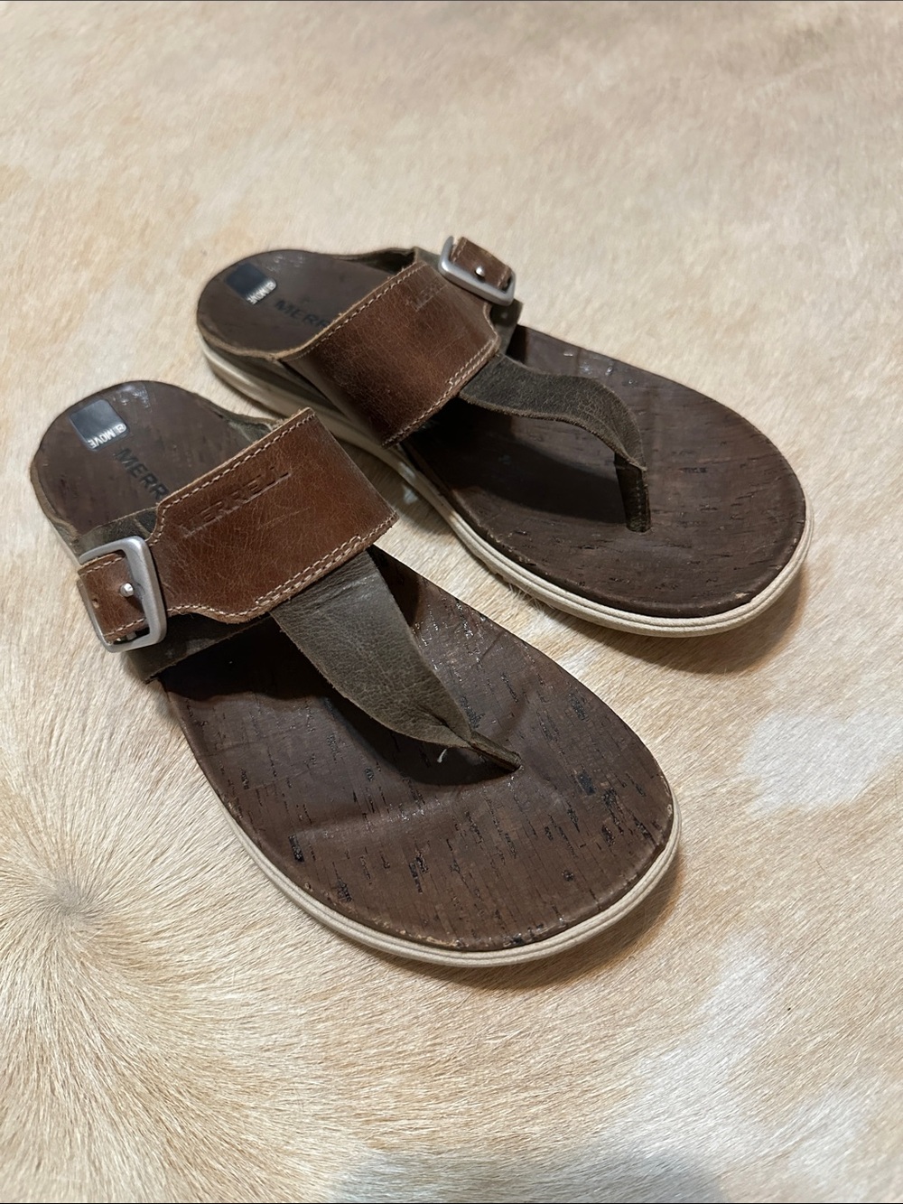 Merrell Women’s Brown Leather Thong Sandals with Buckle Strap